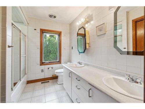 53 Chancery Circle, St. Catharines, ON - Indoor Photo Showing Bathroom