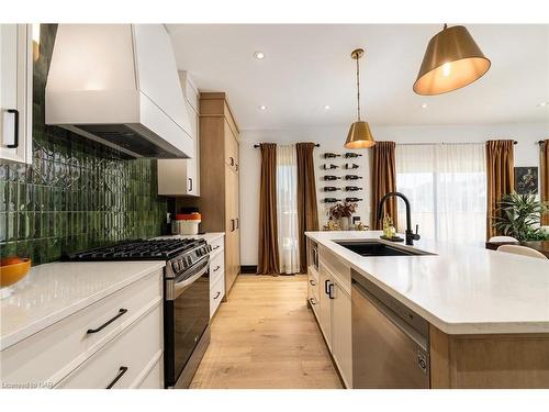 60 Kensington Street, Welland, ON - Indoor Photo Showing Kitchen