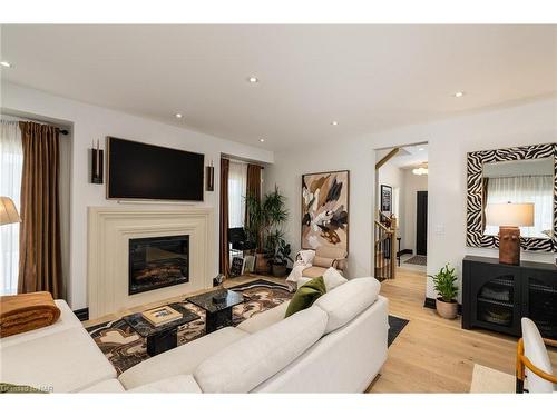 60 Kensington Street, Welland, ON - Indoor Photo Showing Living Room With Fireplace