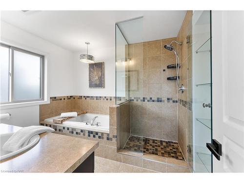 199 Tuliptree Road, Thorold, ON - Indoor Photo Showing Bathroom