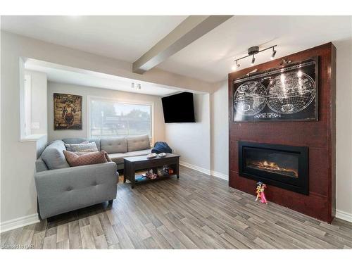 10 Thorold Road E, Welland, ON - Indoor Photo Showing Living Room With Fireplace