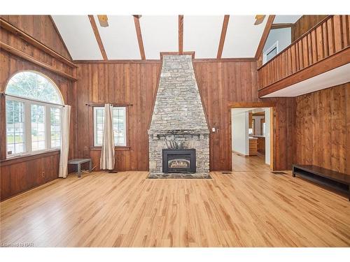 3205 Poplar Avenue, Fort Erie, ON - Indoor With Fireplace