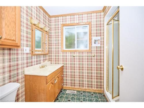 3205 Poplar Avenue, Fort Erie, ON - Indoor Photo Showing Bathroom