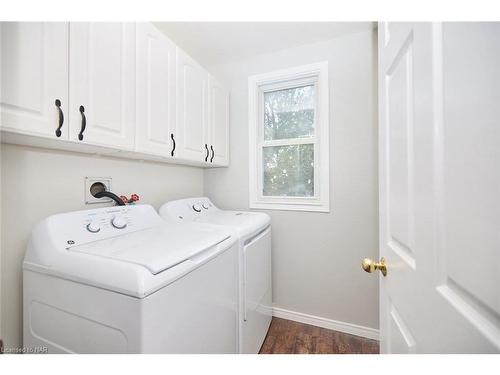 3205 Poplar Avenue, Fort Erie, ON - Indoor Photo Showing Laundry Room