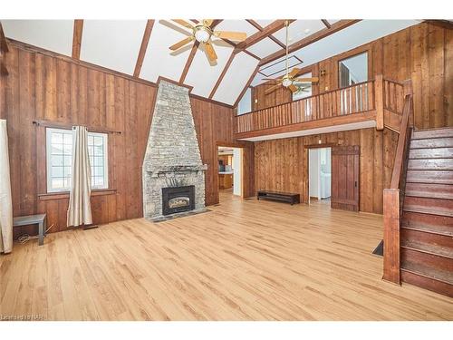 3205 Poplar Avenue, Fort Erie, ON - Indoor With Fireplace