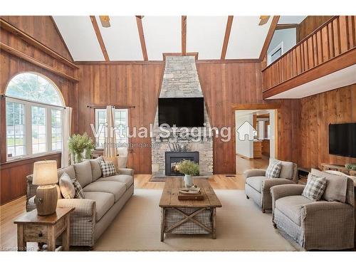 3205 Poplar Avenue, Fort Erie, ON - Indoor Photo Showing Living Room With Fireplace