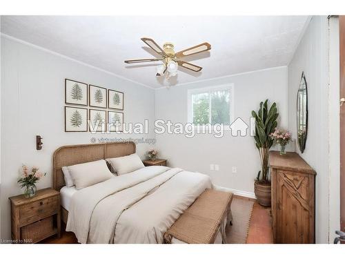 3205 Poplar Avenue, Fort Erie, ON - Indoor Photo Showing Bedroom