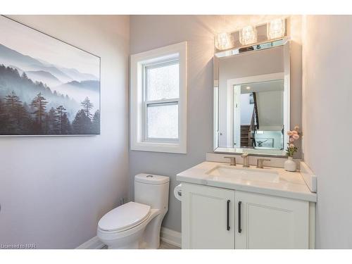 20 Jubilee Drive, St. Catharines, ON - Indoor Photo Showing Bathroom