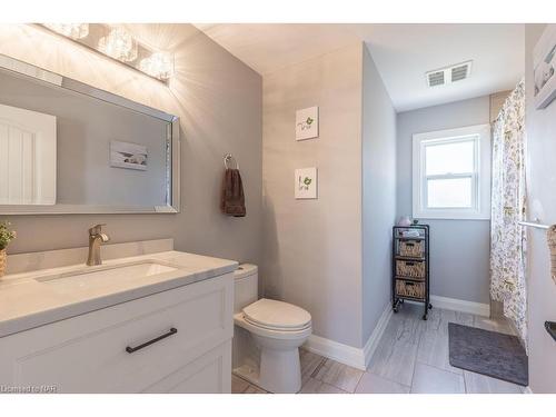 20 Jubilee Drive, St. Catharines, ON - Indoor Photo Showing Bathroom