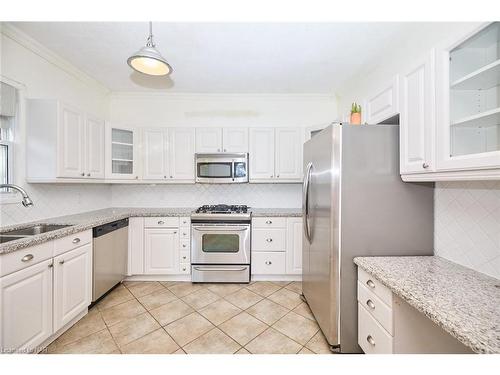 83 Maple Avenue, Welland, ON - Indoor Photo Showing Kitchen