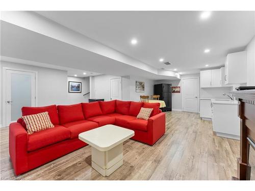 78 Angela Crescent, Niagara-On-The-Lake, ON - Indoor Photo Showing Living Room