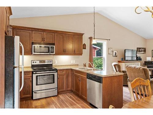 3378 Hyman Avenue, Ridgeway, ON - Indoor Photo Showing Kitchen