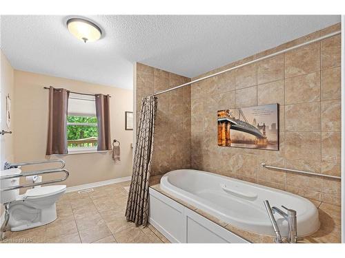 3378 Hyman Avenue, Ridgeway, ON - Indoor Photo Showing Bathroom