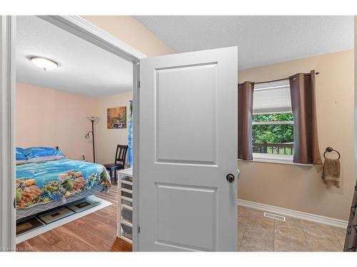 3378 Hyman Avenue, Ridgeway, ON - Indoor Photo Showing Bedroom