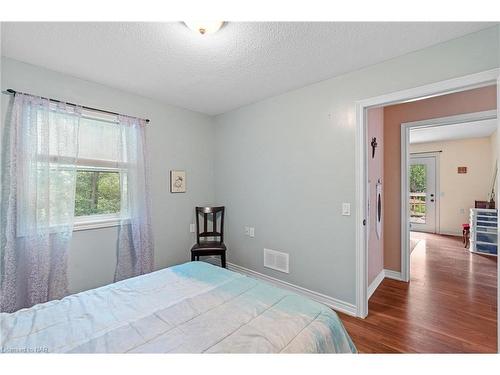 3378 Hyman Avenue, Ridgeway, ON - Indoor Photo Showing Bedroom