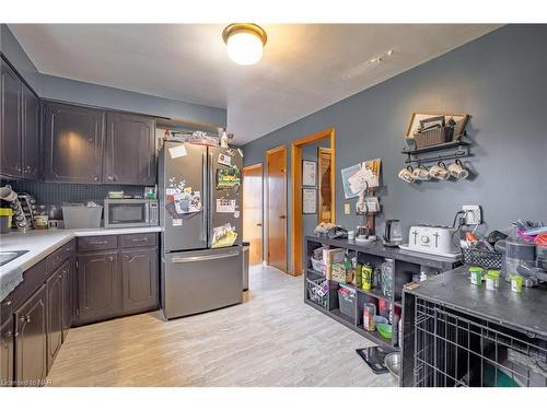 39 Madison Street, Fort Erie, ON - Indoor Photo Showing Kitchen