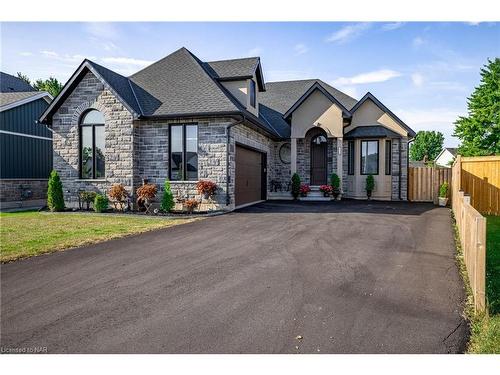 3555 Canfield Crescent, Stevensville, ON - Outdoor With Facade