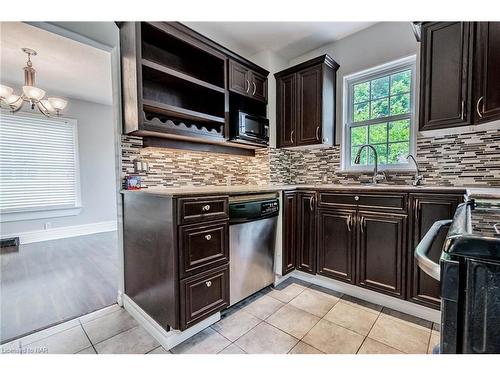 139 Pleasant Avenue, St. Catharines, ON - Indoor Photo Showing Kitchen With Double Sink