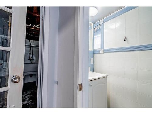 139 Pleasant Avenue, St. Catharines, ON - Indoor Photo Showing Laundry Room