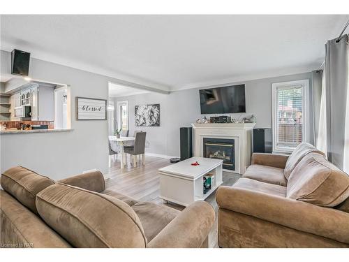 5019 Shirley Avenue, Niagara Falls, ON - Indoor Photo Showing Living Room With Fireplace