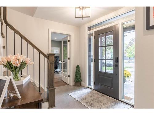 12 Scottdale Court, Pelham, ON - Indoor Photo Showing Other Room