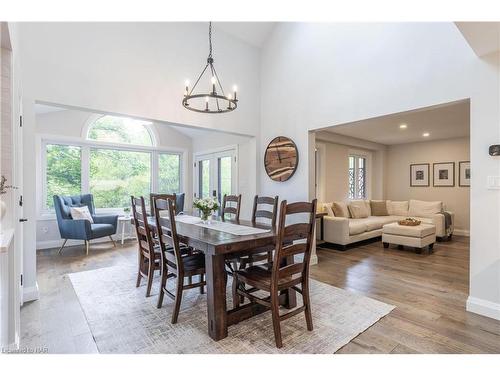 12 Scottdale Court, Pelham, ON - Indoor Photo Showing Dining Room