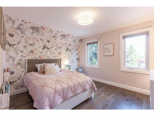 12 Scottdale Court, Pelham, ON - Indoor Photo Showing Bedroom