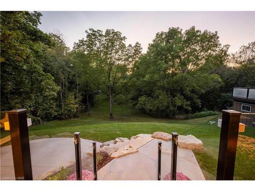 12 Scottdale Court, Pelham, ON - Outdoor With Backyard