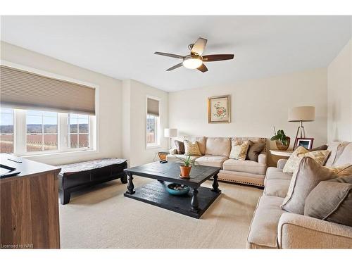 356 Concession 3 Road, Niagara-On-The-Lake, ON - Indoor Photo Showing Living Room