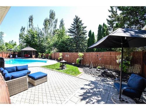 107 Melissa Crescent, Welland, ON - Outdoor With In Ground Pool With Backyard