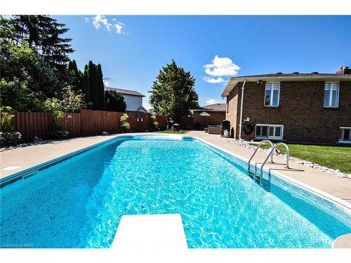 107 Melissa Crescent, Welland, ON - Outdoor With In Ground Pool With Backyard