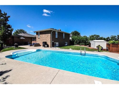 107 Melissa Crescent, Welland, ON - Outdoor With In Ground Pool With Backyard