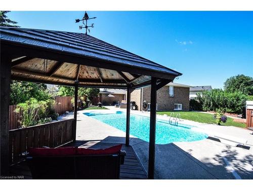 107 Melissa Crescent, Welland, ON - Outdoor With In Ground Pool With Backyard