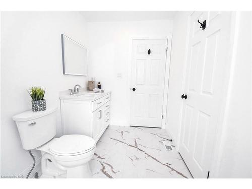 107 Melissa Crescent, Welland, ON - Indoor Photo Showing Bathroom