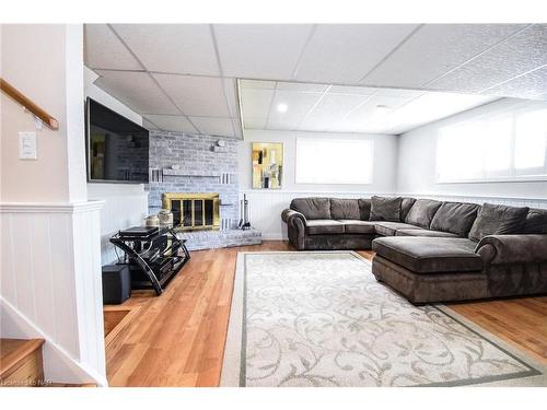 107 Melissa Crescent, Welland, ON - Indoor Photo Showing Living Room With Fireplace