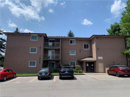 202-5222 Portage Road, Niagara Falls, ON - Outdoor With Balcony