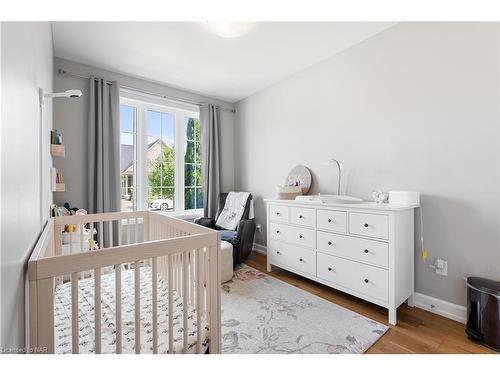 11 Campbell Street, Thorold, ON - Indoor Photo Showing Bedroom