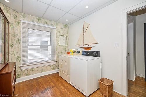 54 Henry Street, St. Catharines, ON - Indoor Photo Showing Laundry Room