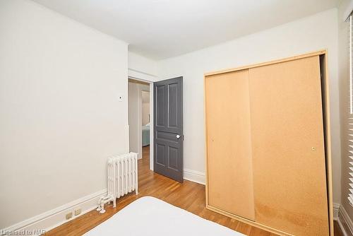 54 Henry Street, St. Catharines, ON - Indoor Photo Showing Bedroom