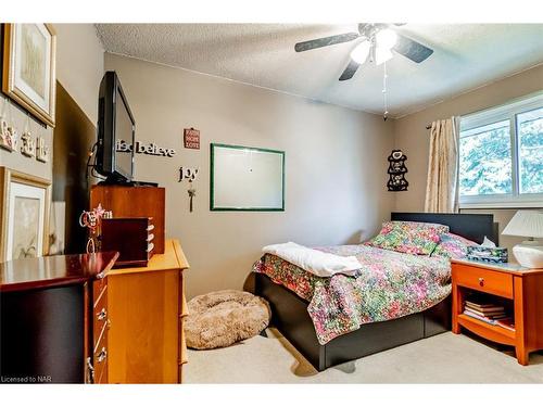 4118 Chippawa Parkway, Niagara Falls, ON - Indoor Photo Showing Bedroom