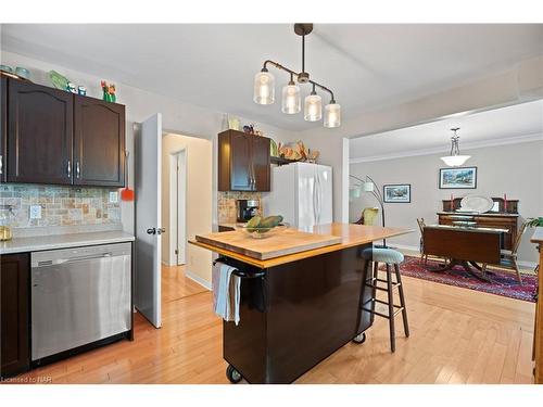 243 Vansickle Road, St. Catharines, ON - Indoor Photo Showing Kitchen