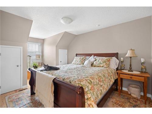 243 Vansickle Road, St. Catharines, ON - Indoor Photo Showing Bedroom