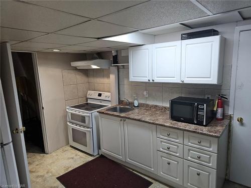 243 Vansickle Road, St. Catharines, ON - Indoor Photo Showing Kitchen