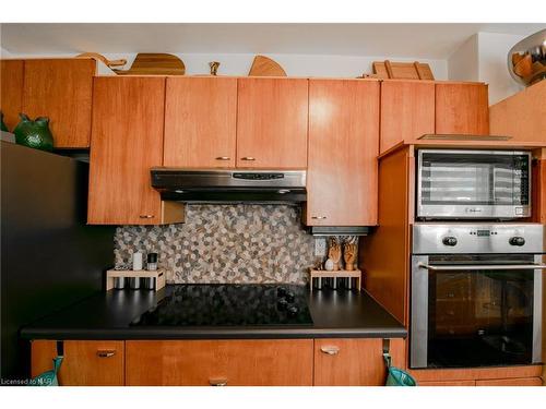 4563 Pinedale Drive, Niagara Falls, ON - Indoor Photo Showing Kitchen