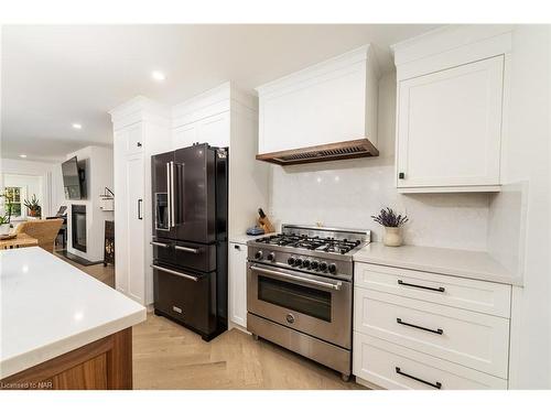 698 Rye Street, Niagara-On-The-Lake, ON - Indoor Photo Showing Kitchen With Upgraded Kitchen