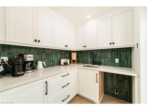 698 Rye Street, Niagara-On-The-Lake, ON - Indoor Photo Showing Kitchen