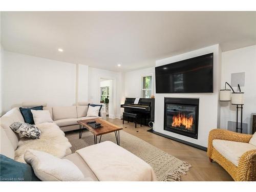 698 Rye Street, Niagara-On-The-Lake, ON - Indoor Photo Showing Living Room With Fireplace