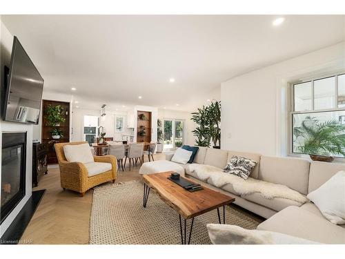 698 Rye Street, Niagara-On-The-Lake, ON - Indoor Photo Showing Living Room With Fireplace