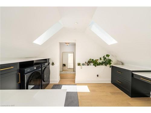 698 Rye Street, Niagara-On-The-Lake, ON - Indoor Photo Showing Laundry Room