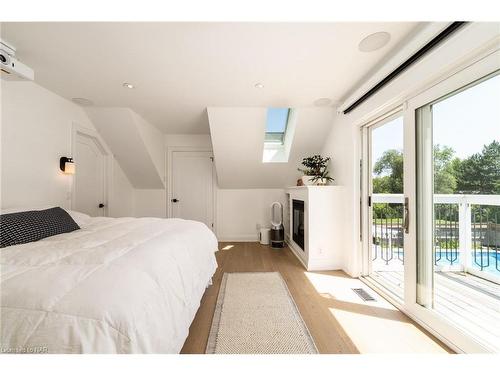 698 Rye Street, Niagara-On-The-Lake, ON - Indoor Photo Showing Bedroom